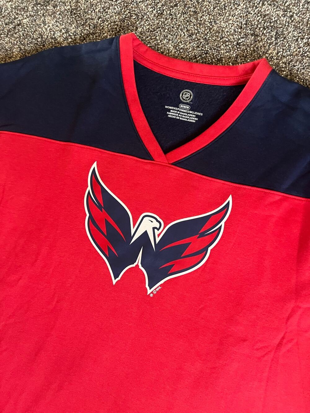 Washington Capitals NHL Women's Medium Long Sleeve V-Neck Sweater (NWT)